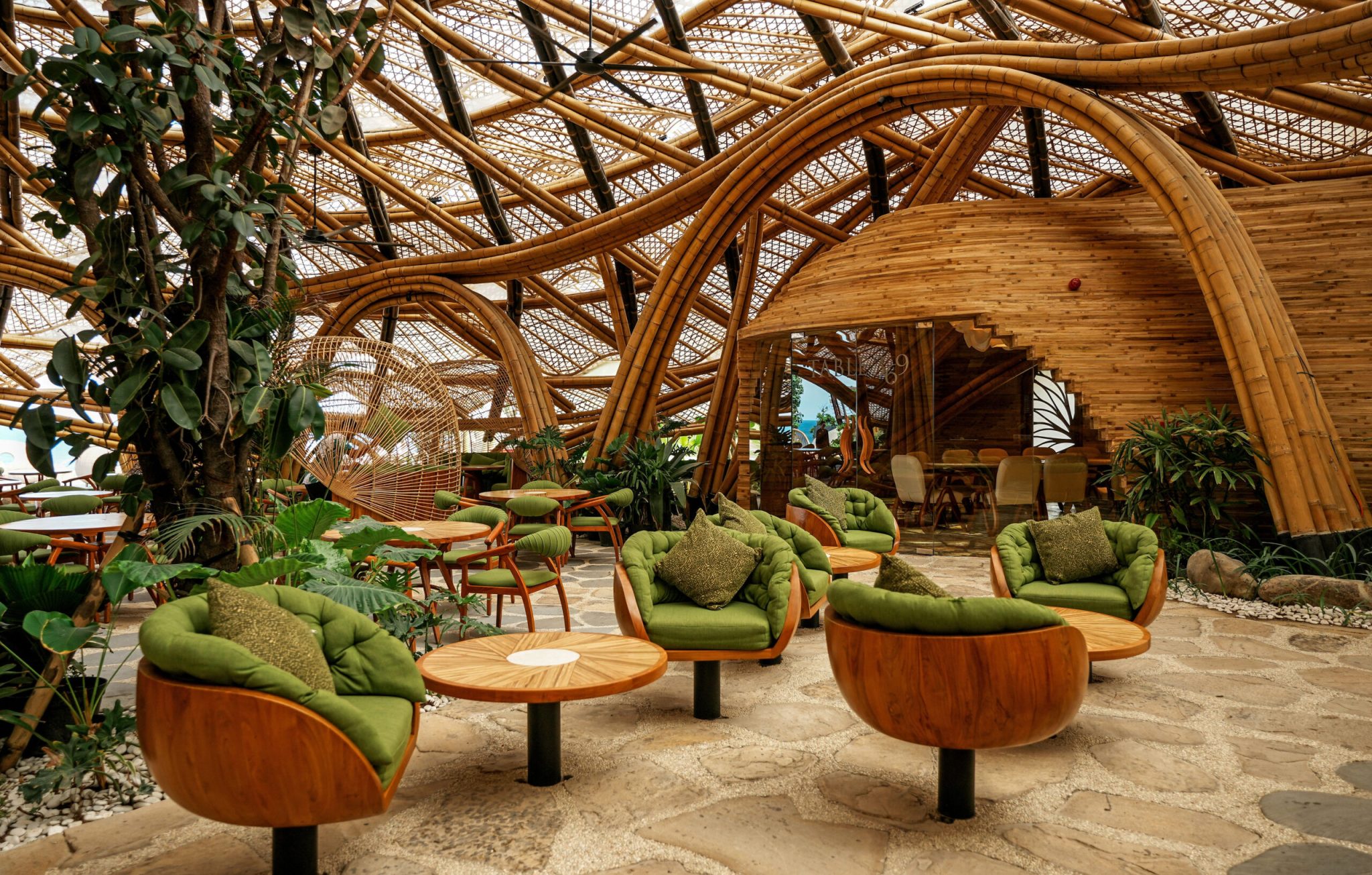 RESTAURANT-INTERIOREXTERIOR-07345-scaled